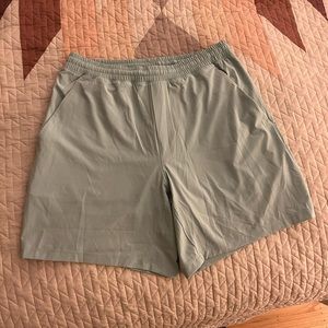 Lululemon Pace Breaker Lined shorts size Large Arctic Green 7” inseam